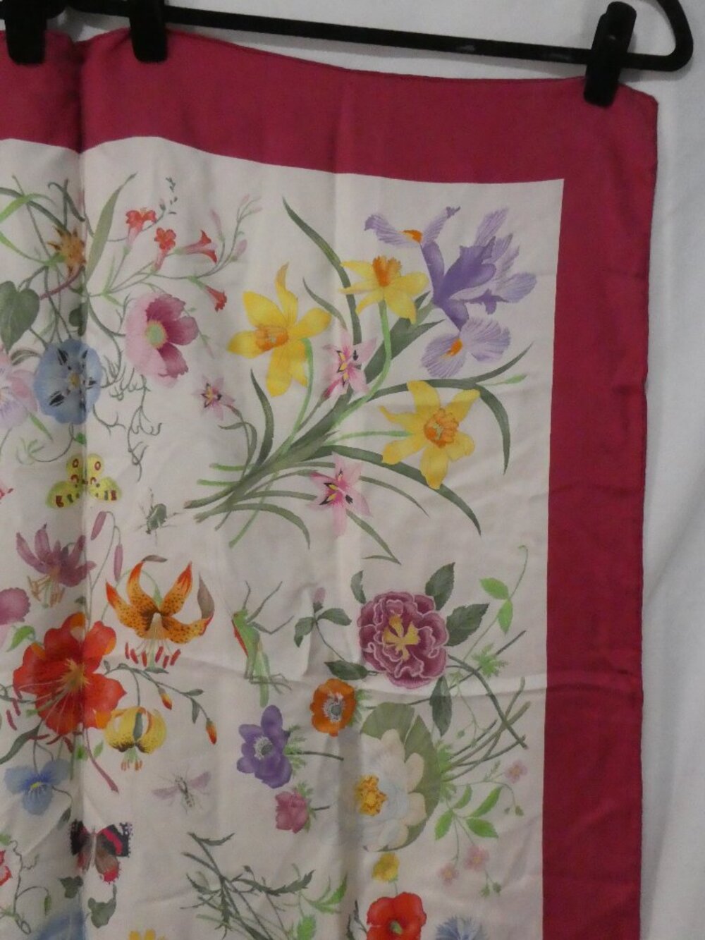 Vintage GUCCI Flora Silk Scarf Vittorio Accornero Burgundy Red Border - Picture 15 of 15